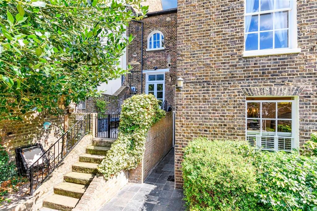 Property photo 3 of 13 External (Web)