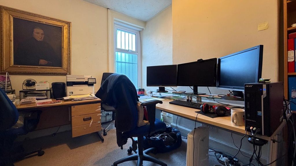 Property photo 2 of 8 Well-Appointed Communal Workspace With Multiple De...