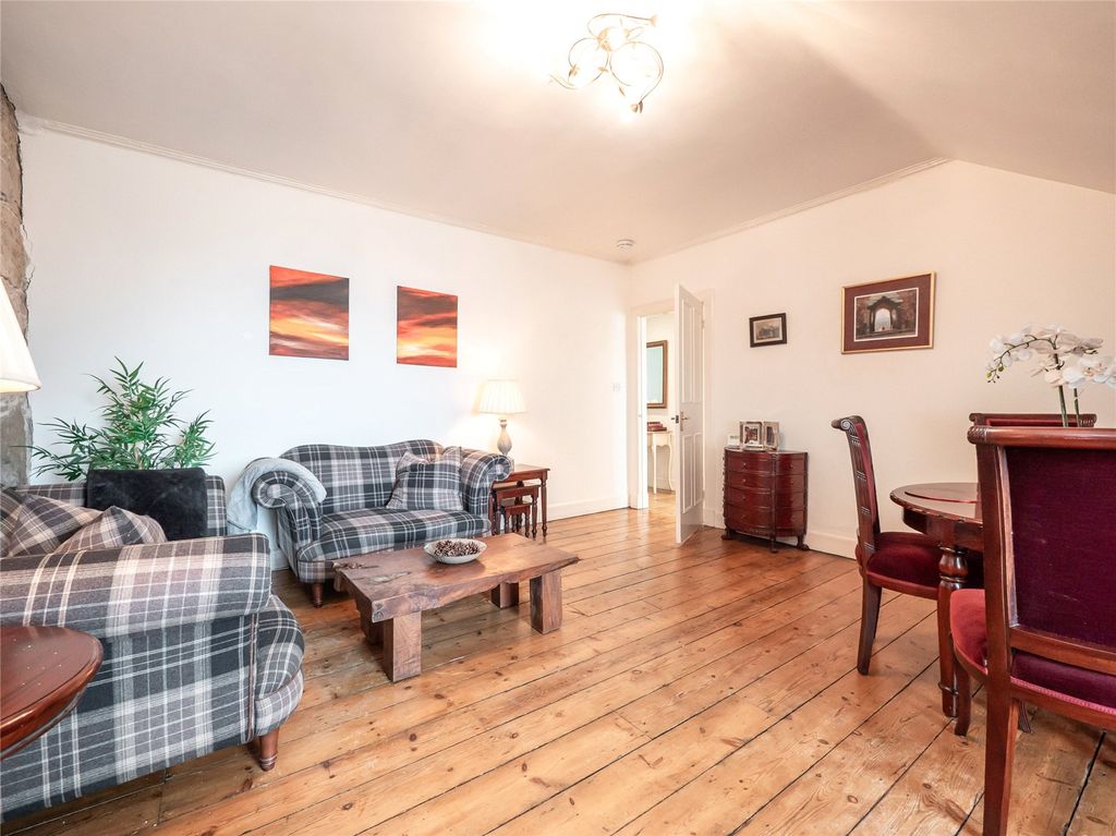 Property photo 3 of 17 Living Room