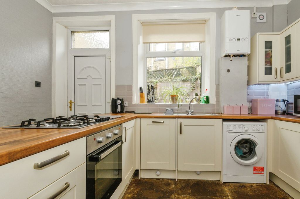 Property photo 2 of 19 Kitchen/Dining Room