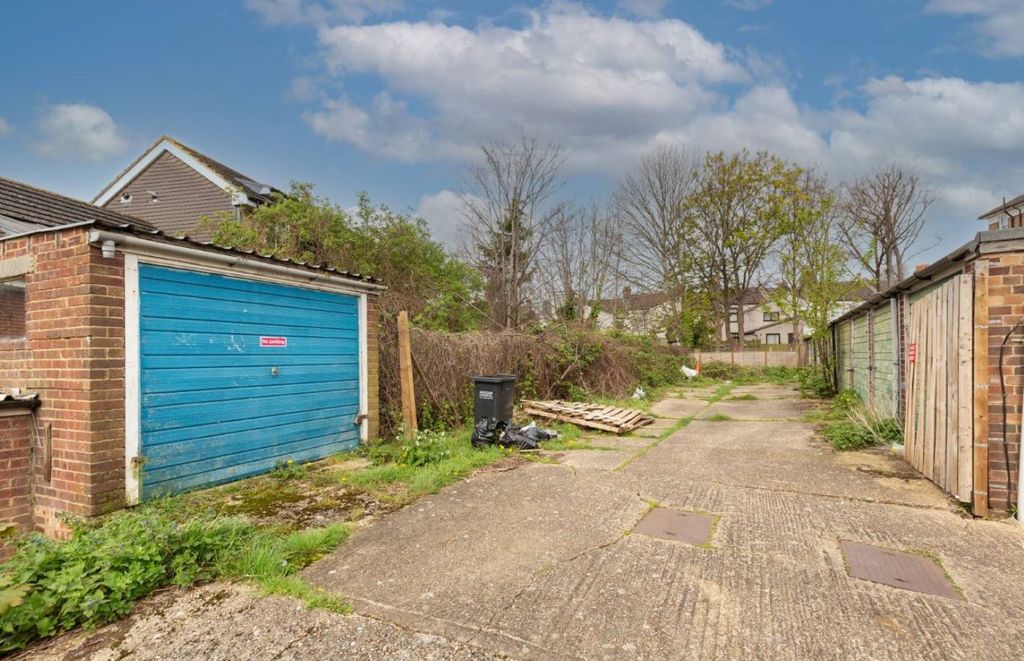 Property photo 3 of 3