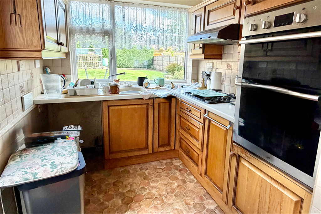 Property photo 2 of 14 Kitchen