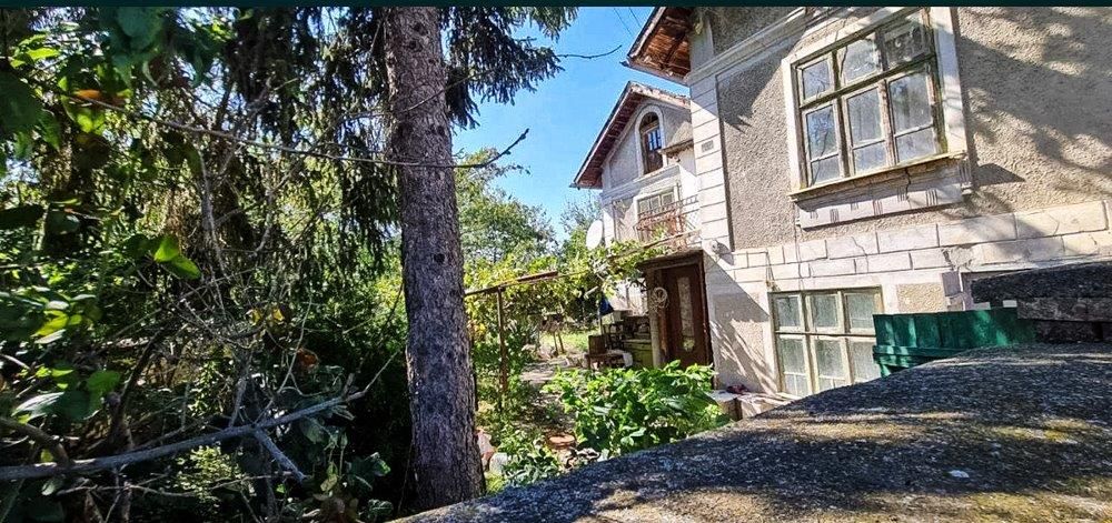 Property photo 1 of 18