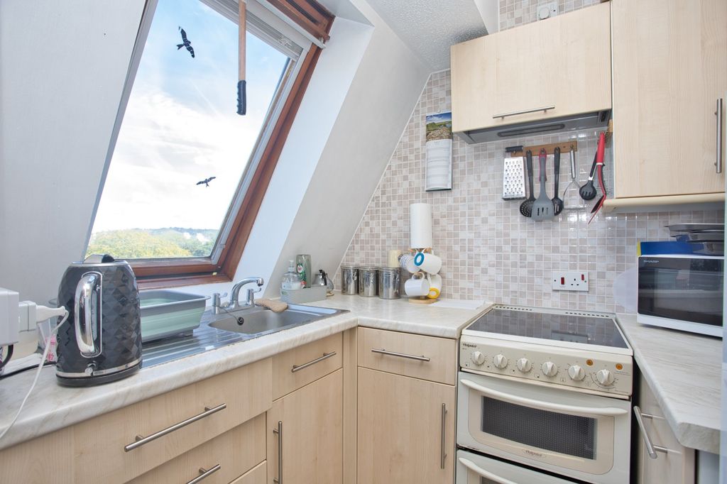 Property photo 3 of 9 Picture 3