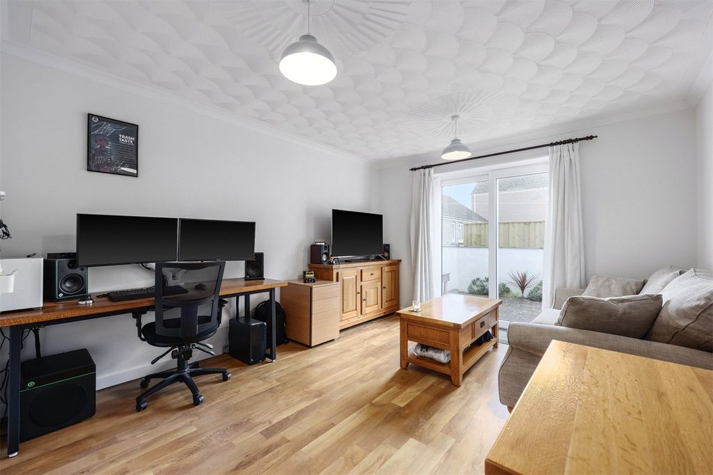 Property photo 3 of 10 Picture No. 02