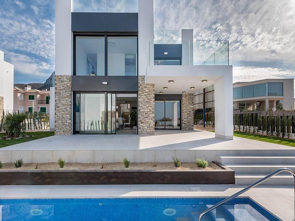 Property photo 3 of 26