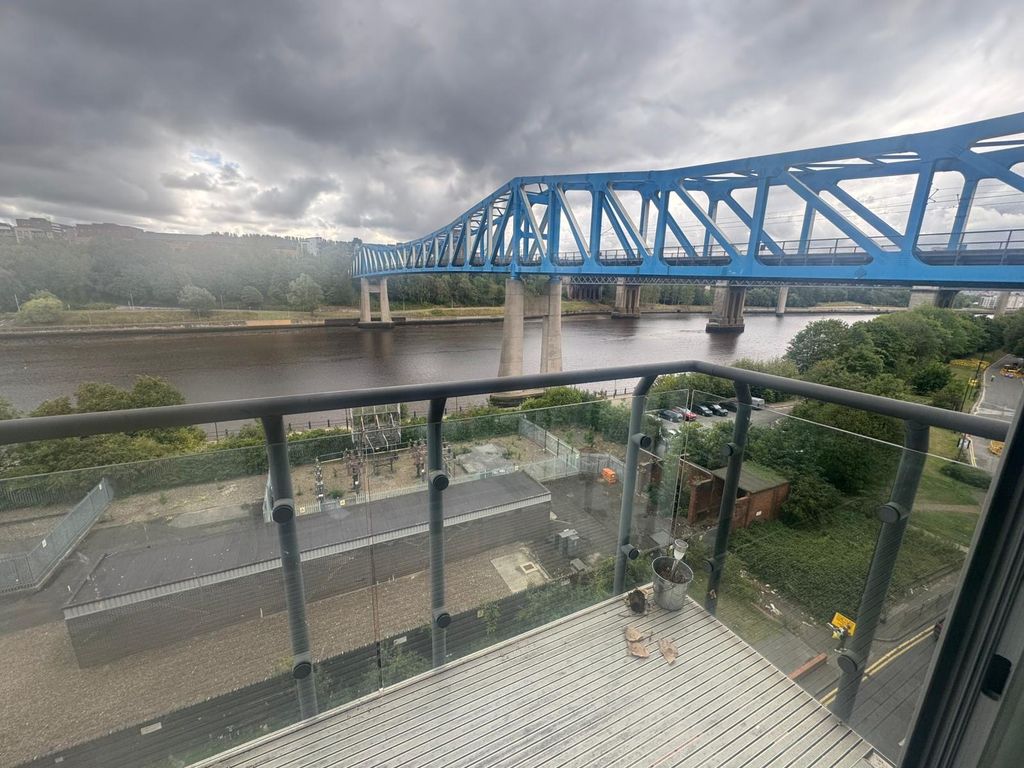 Property photo 2 of 8