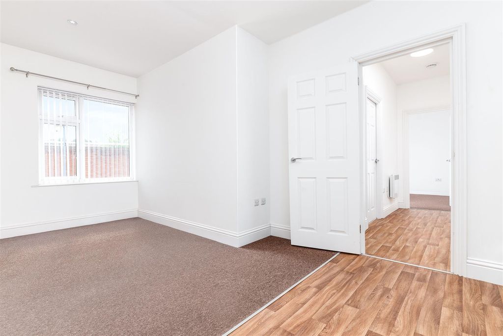 Property photo 2 of 11 Flat 2, 48 Derby Road, Stapleford-4.Jpg