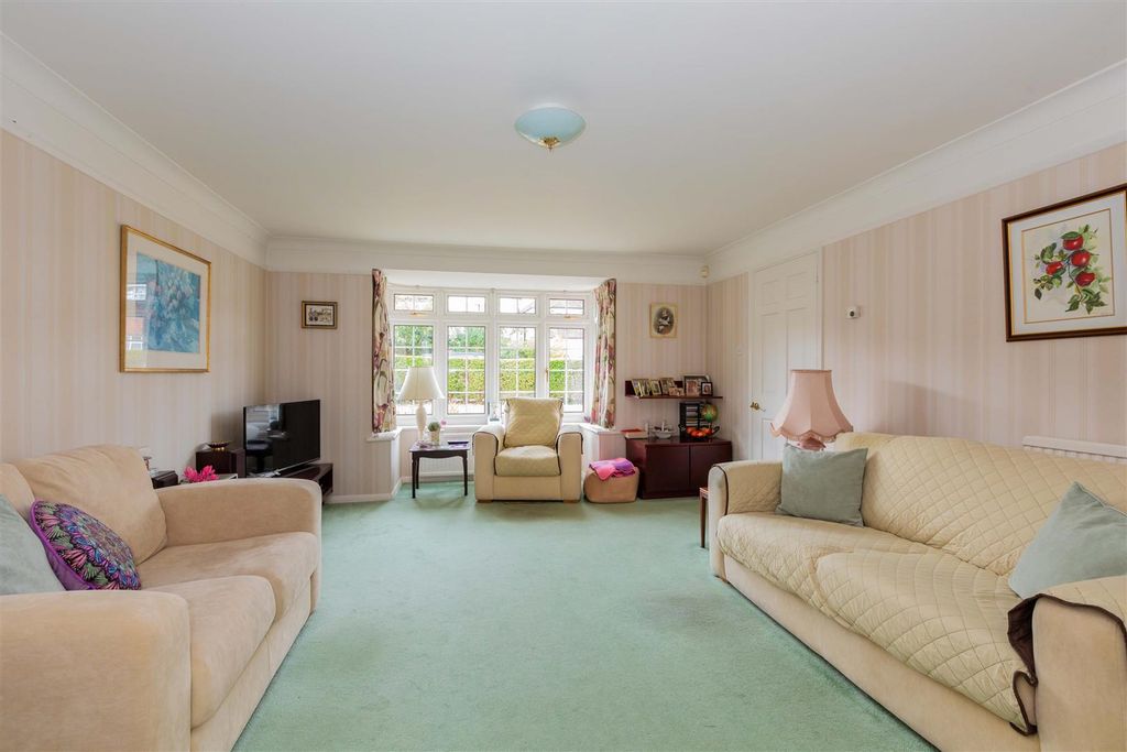 Property photo 2 of 18