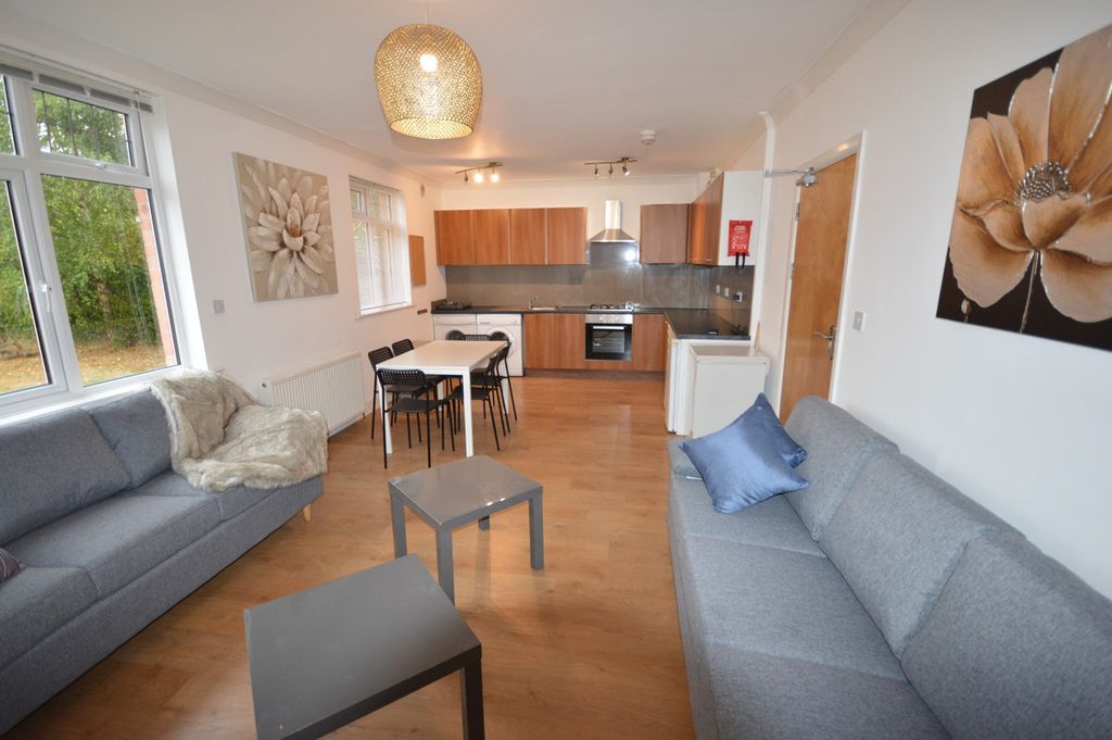 Property photo 2 of 12 Photo 1