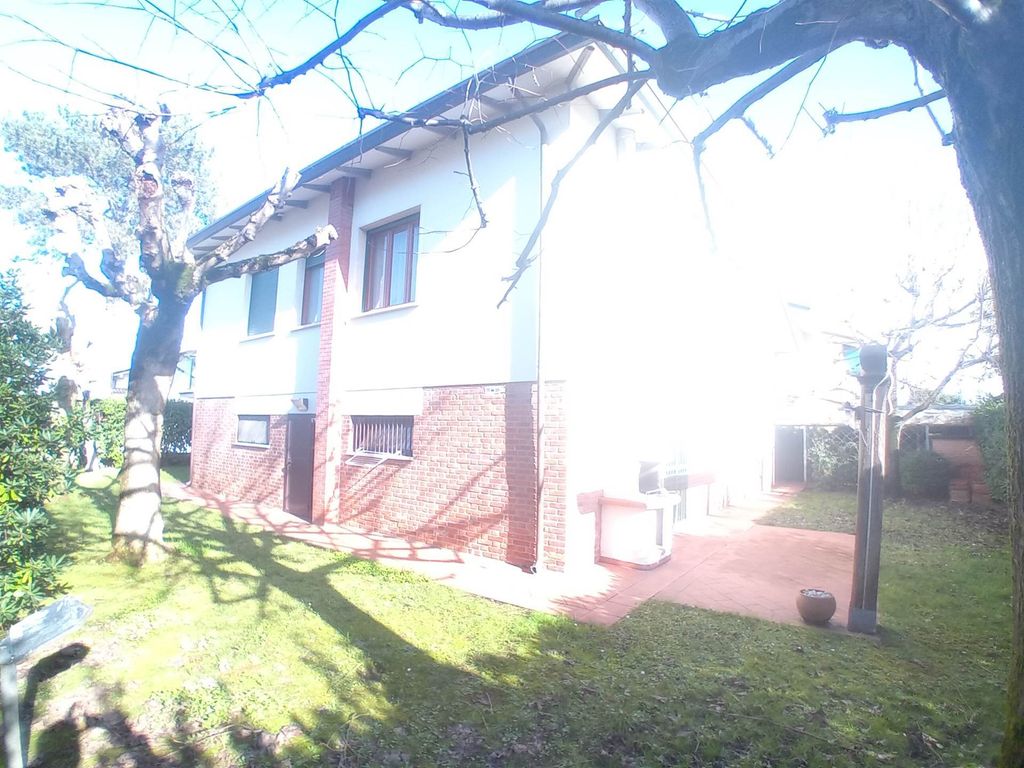Property photo 1 of 29