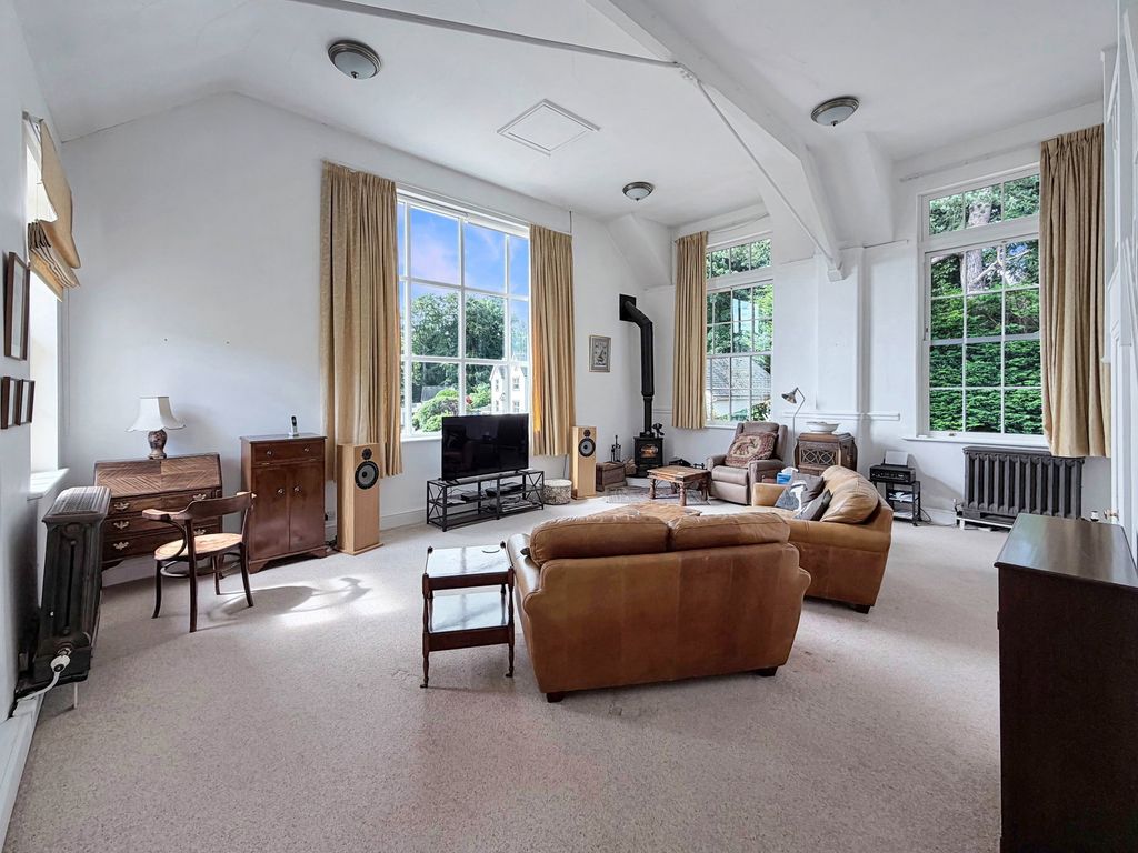 Property photo 2 of 44