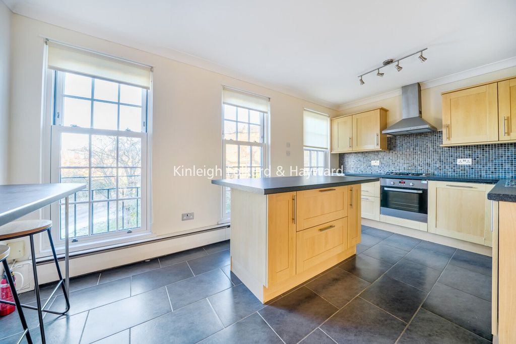 Property photo 2 of 15 Picture No. 05