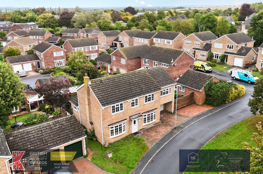 Property photo 1 of 32 Drone Front.