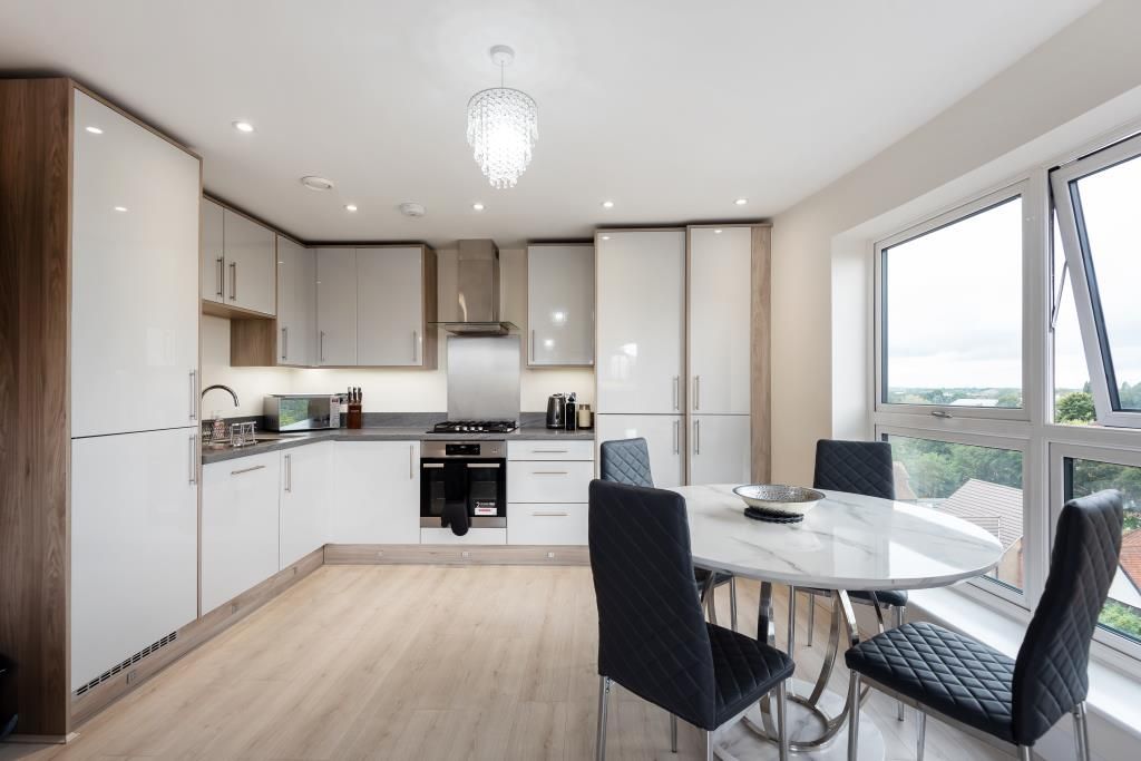 Property photo 3 of 12 Kitchen