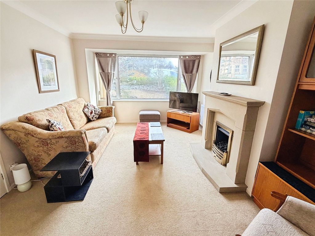 Property photo 2 of 10 Lounge