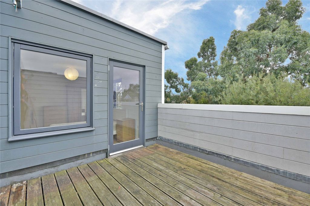 Property photo 3 of 16 Picture No. 14