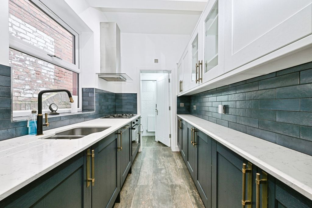 Property photo 2 of 16 Pbox-Img.Jpg