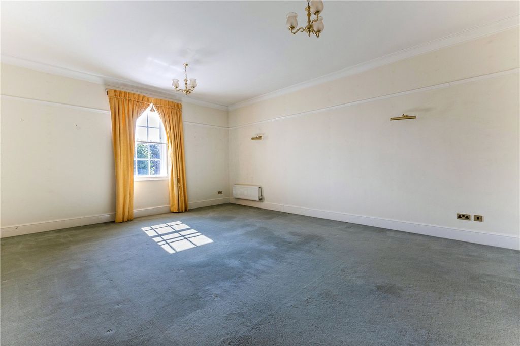 Property photo 2 of 9 Sitting Room