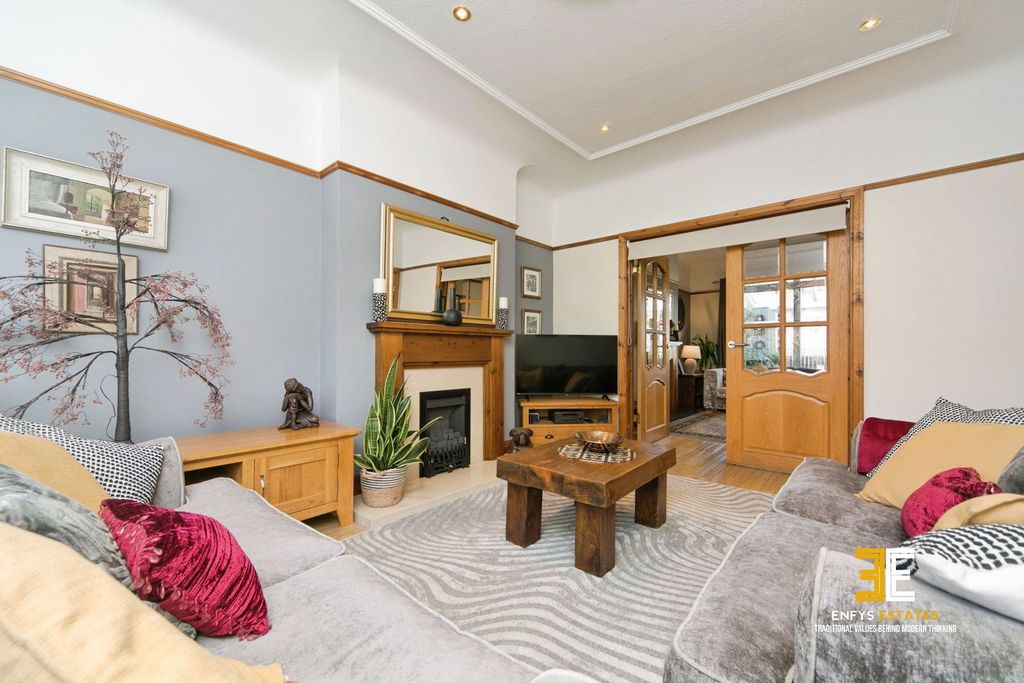 Property photo 3 of 27