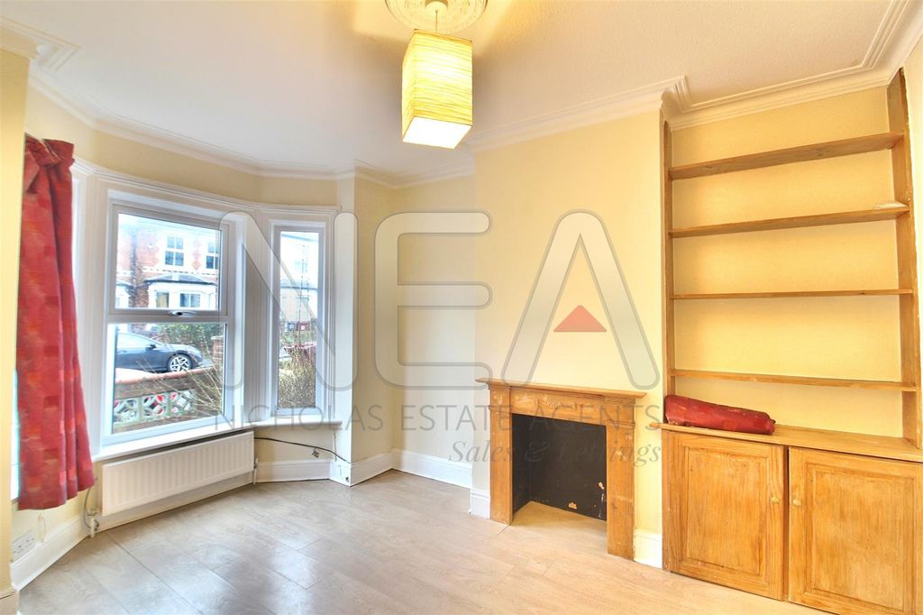 Property photo 2 of 9 Living Room