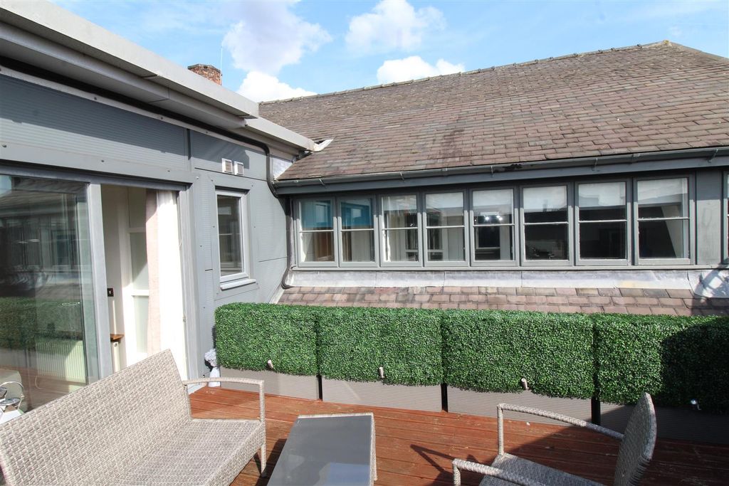 Property photo 2 of 9 The Establishment Terrace.Jpg