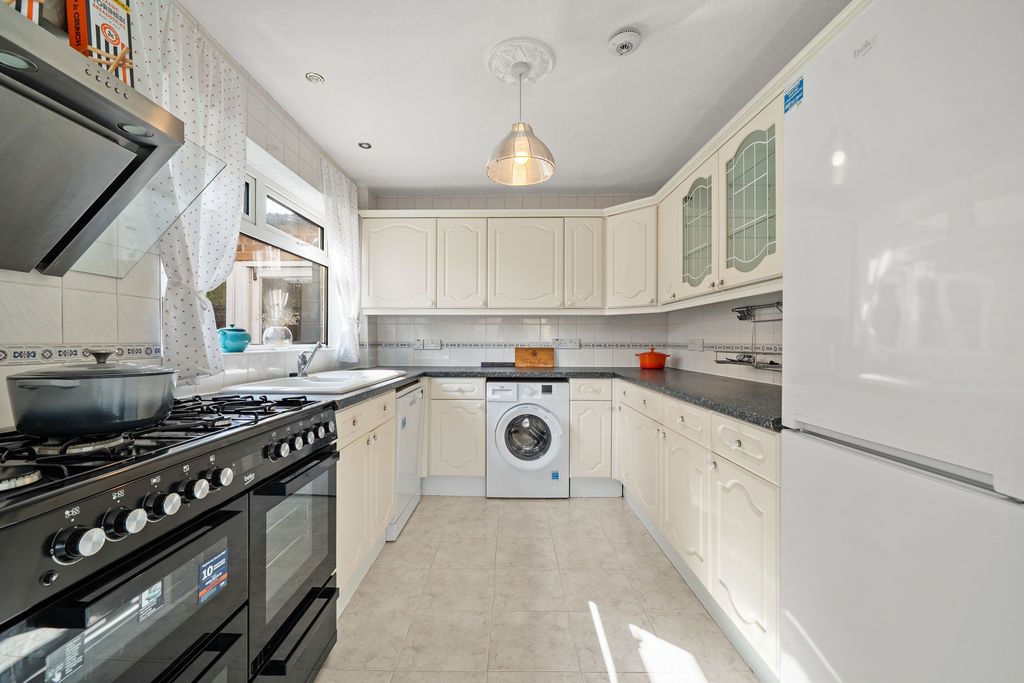 Property photo 3 of 16 Photo 14