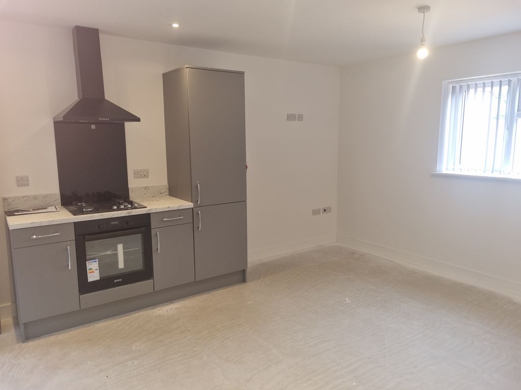 Property photo 1 of 8 Kitchen