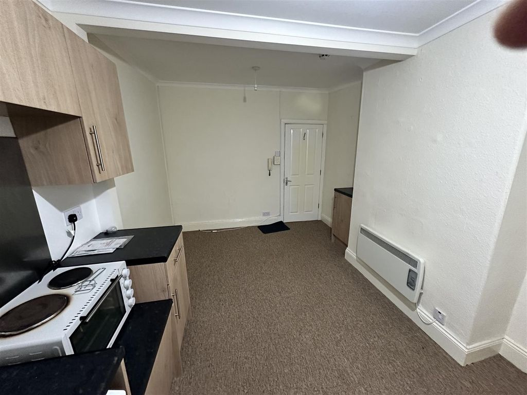 Property photo 3 of 5 Bright, Open-Plan Living Area With Modern Kitchen...