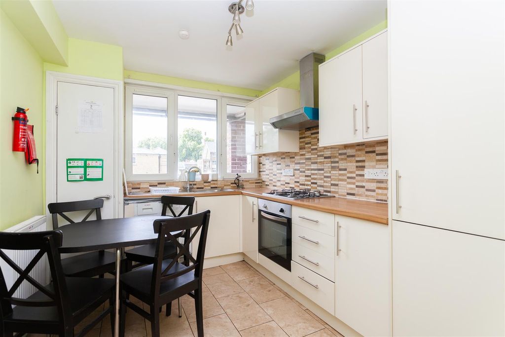 Property photo 2 of 17 Kitchen
