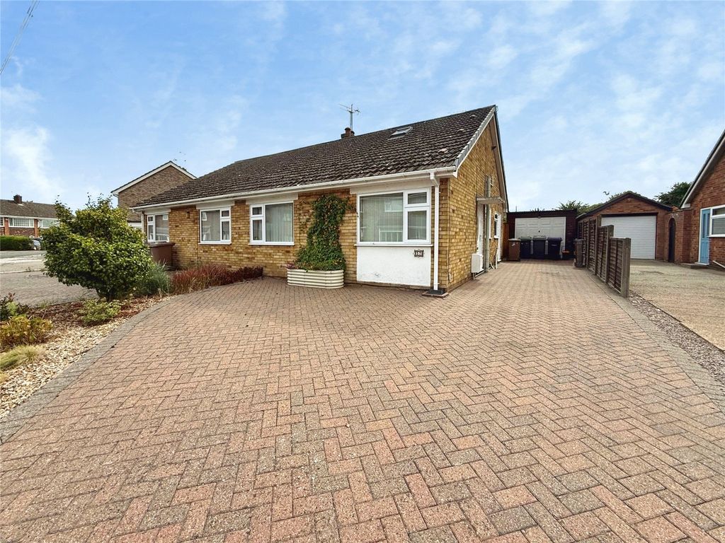 Property photo 1 of 17 Gardens