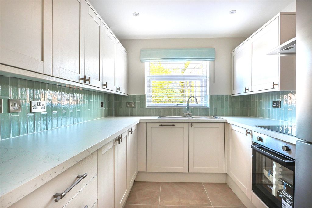 Property photo 2 of 20 Kitchen