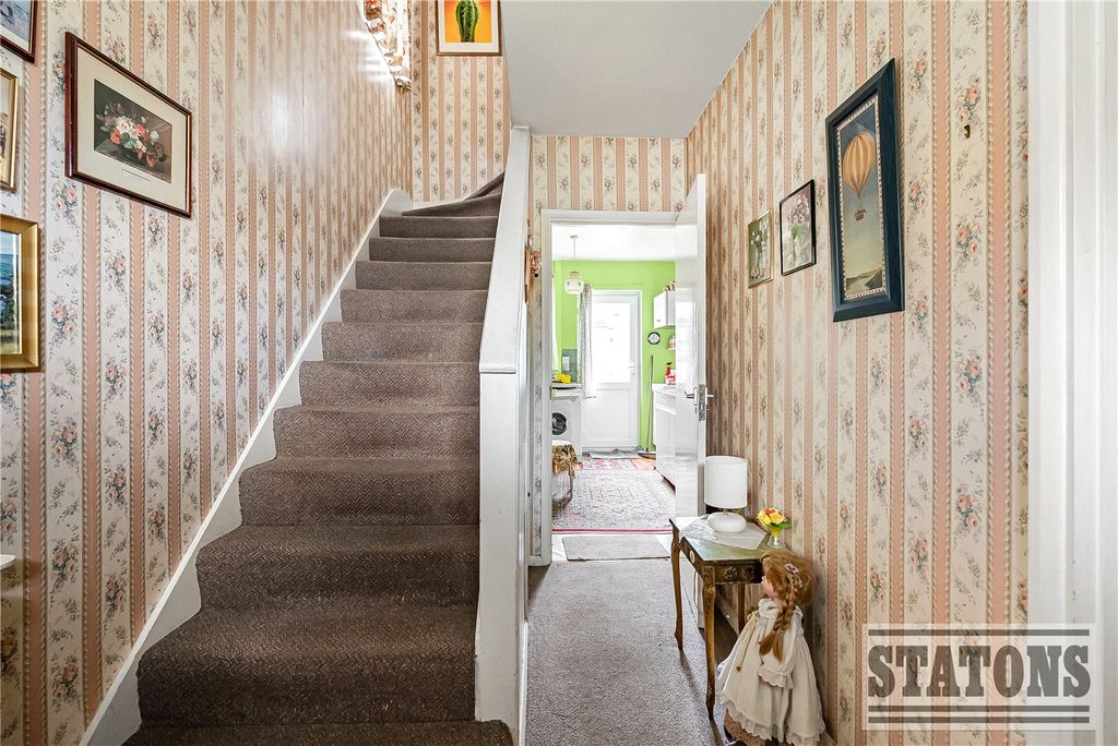 Property photo 2 of 19 Picture No. 18