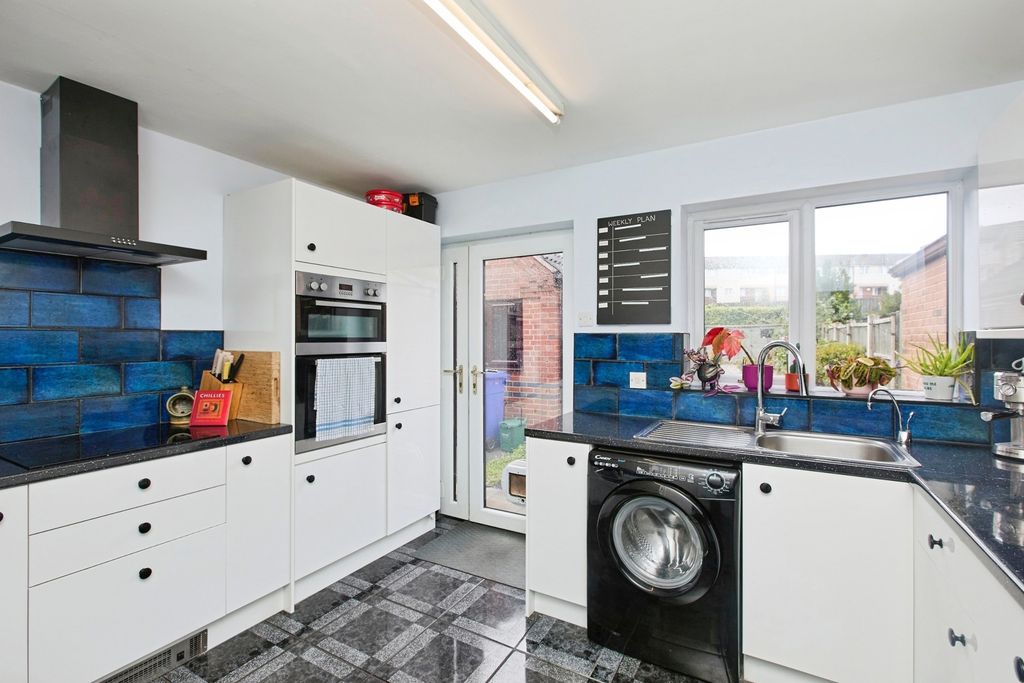 Property photo 3 of 20 Pbox-Img.Jpg