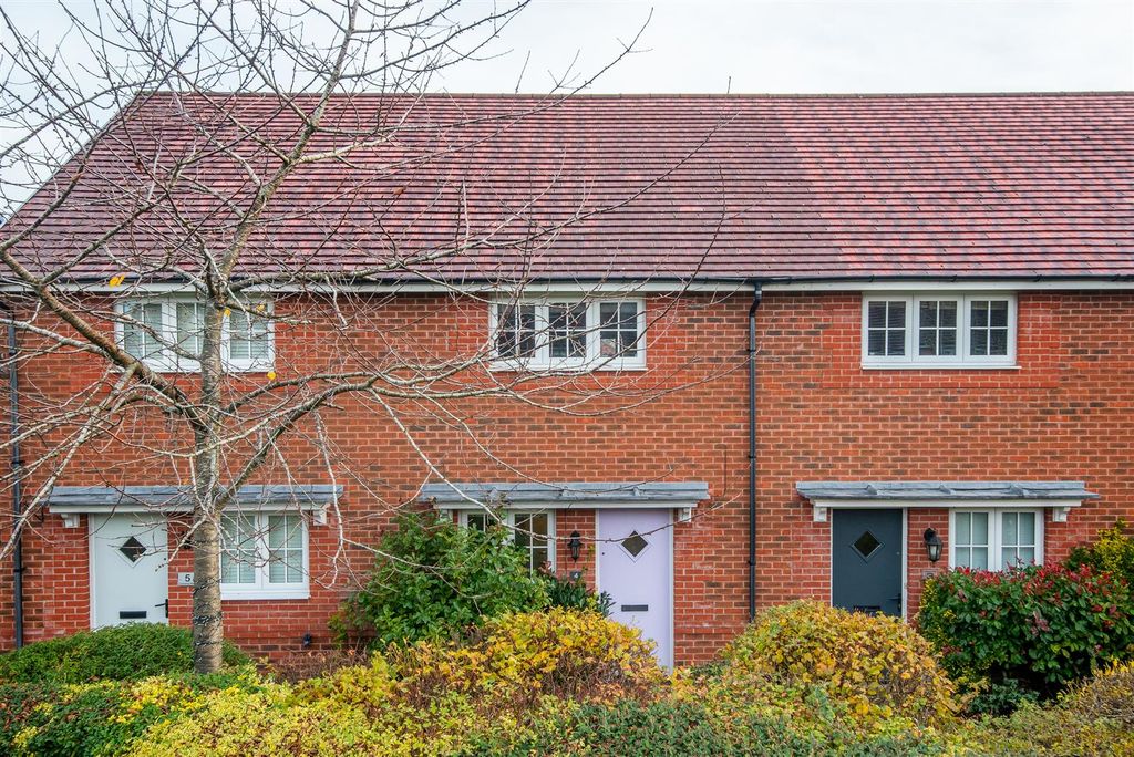 Property photo 1 of 19 Front External