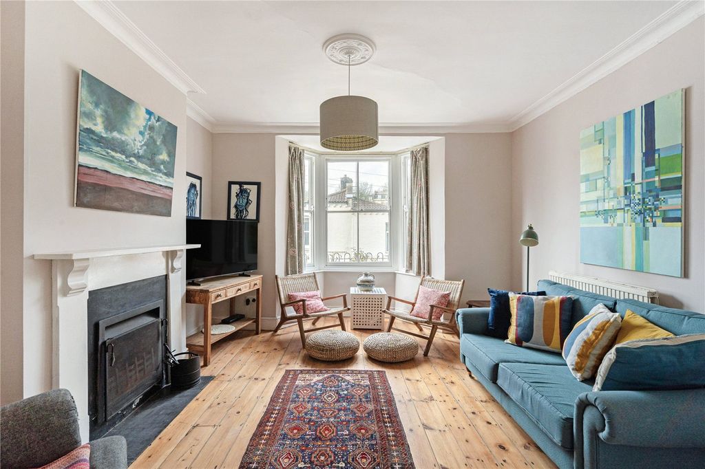 Property photo 3 of 13 Sitting Room