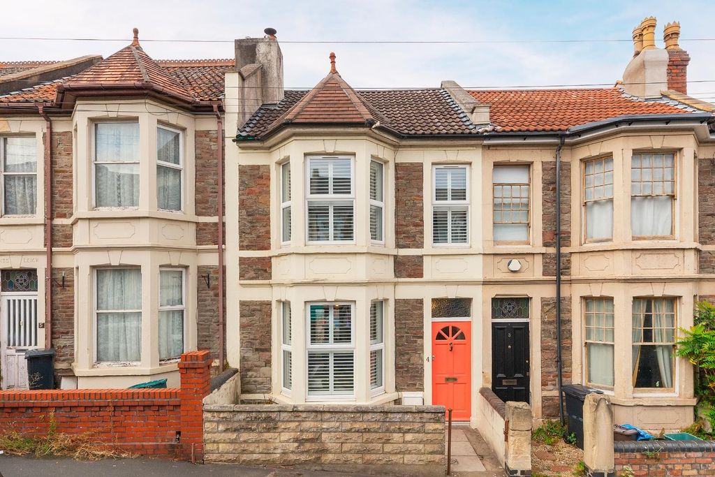 Property photo 2 of 40 0B4Rbn - External I.Jpg