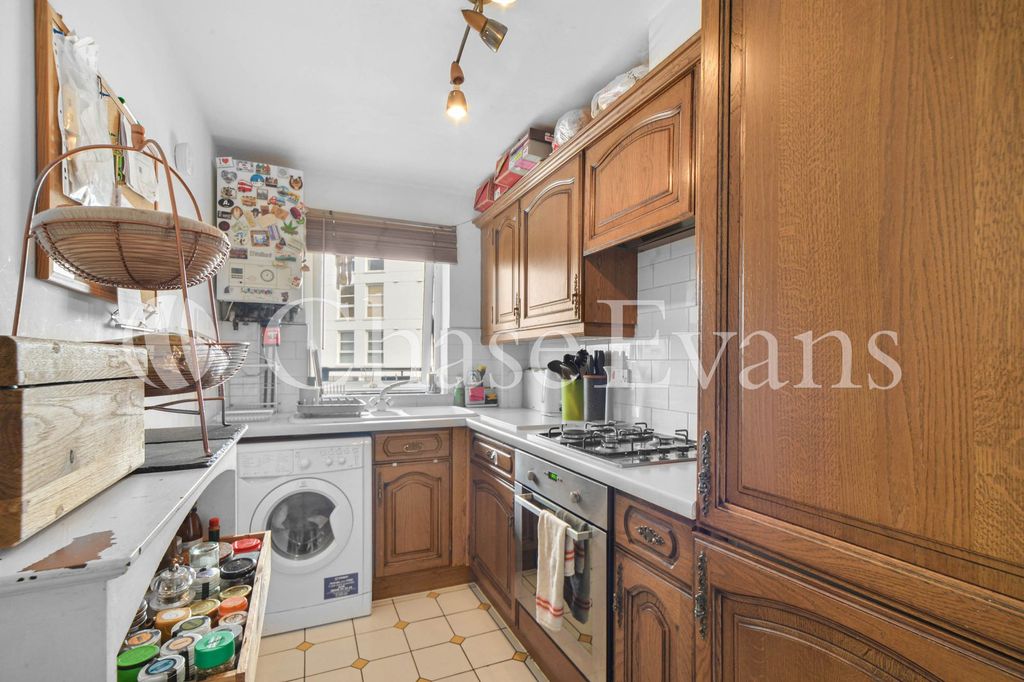Property photo 2 of 21 Kitchen