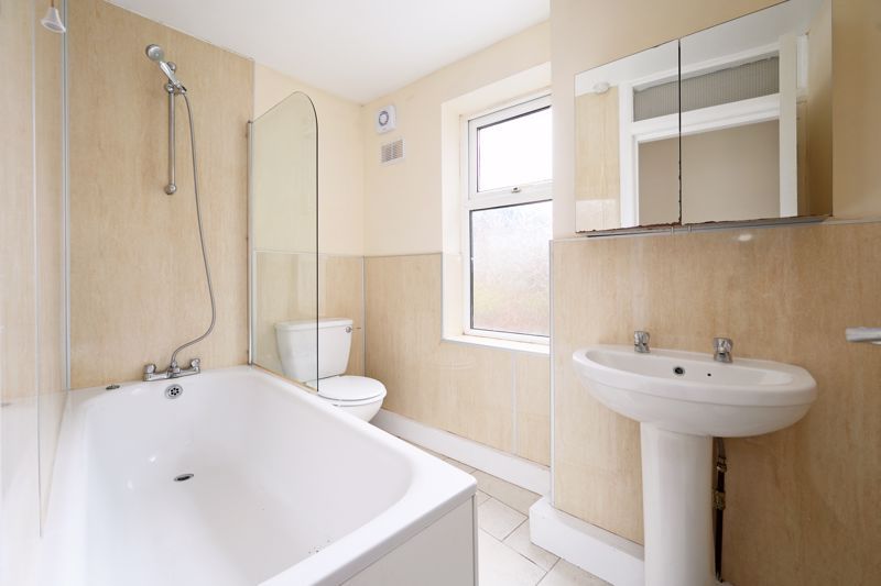 Property photo 3 of 10 Bathroom