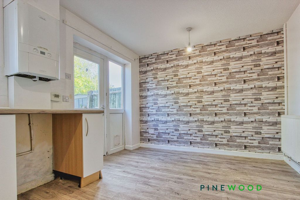 Property photo 2 of 14 Kitchen Diner