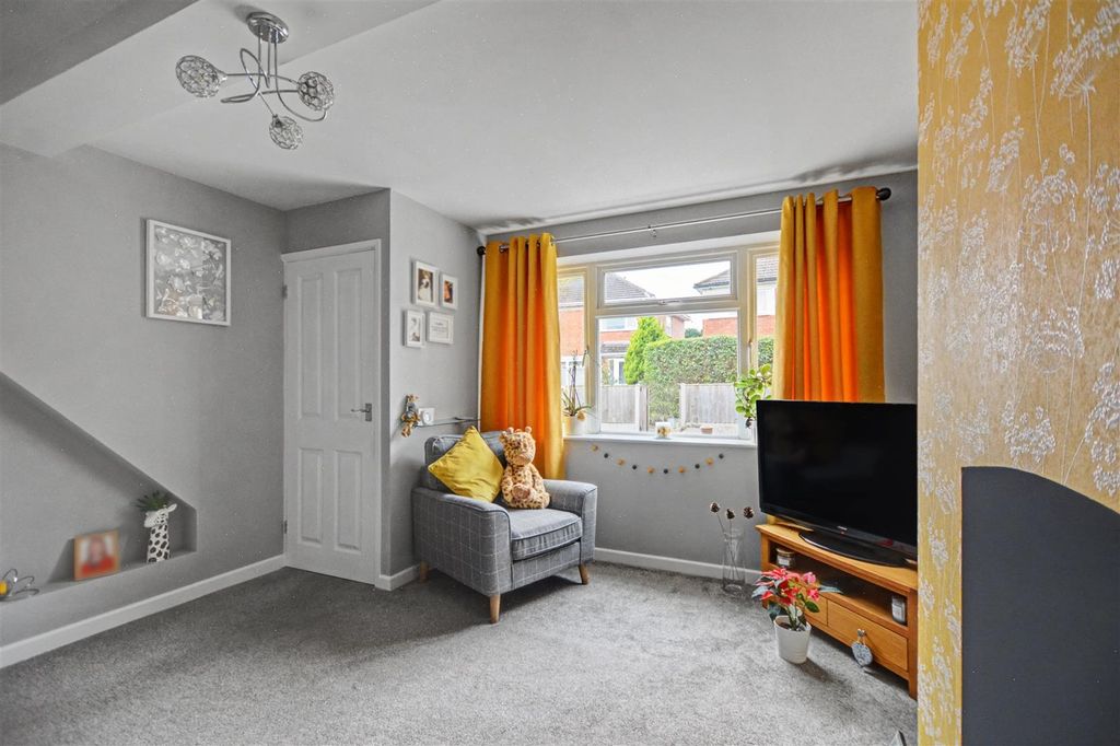 Property photo 2 of 19 Lounge_2.Jpeg