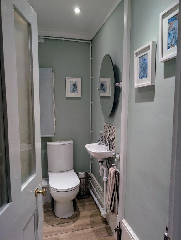 Property photo 3 of 18 WC