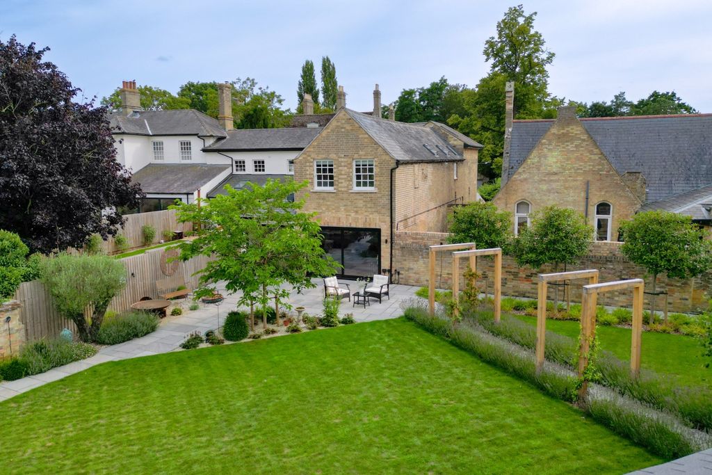 Property photo 1 of 51 4442800