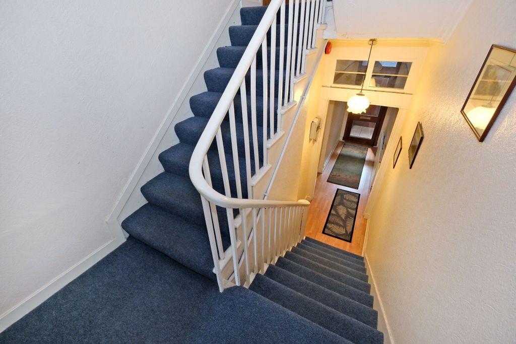 Property photo 2 of 35