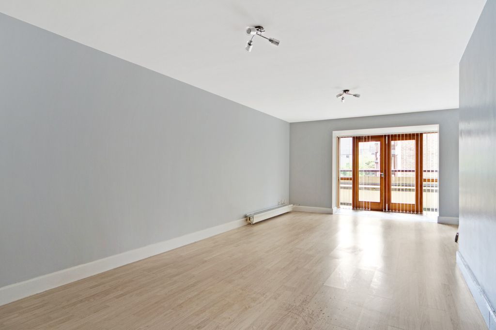 Property photo 2 of 10 Open Plan Reception
