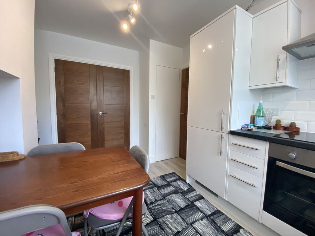 Property photo 2 of 8 4357572