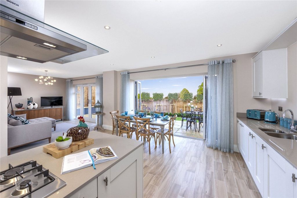 Property photo 3 of 13 Show Home