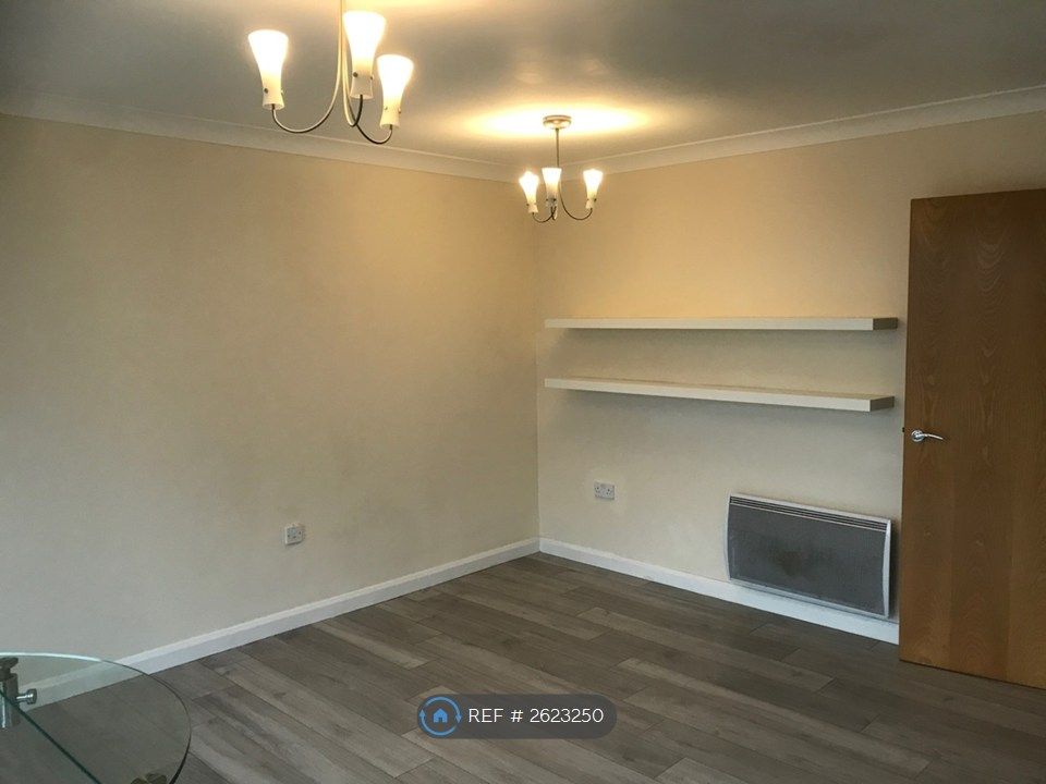 Property photo 2 of 15 Lounge