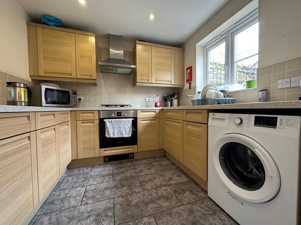 Property photo 3 of 6 3 Kitchen