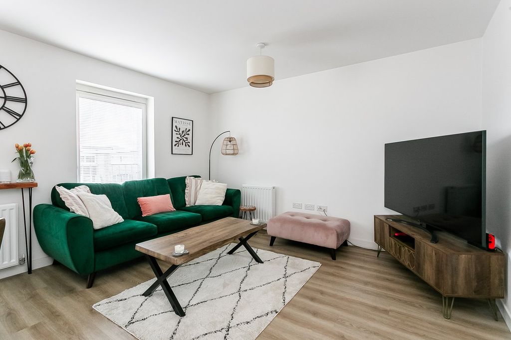 Property photo 3 of 21